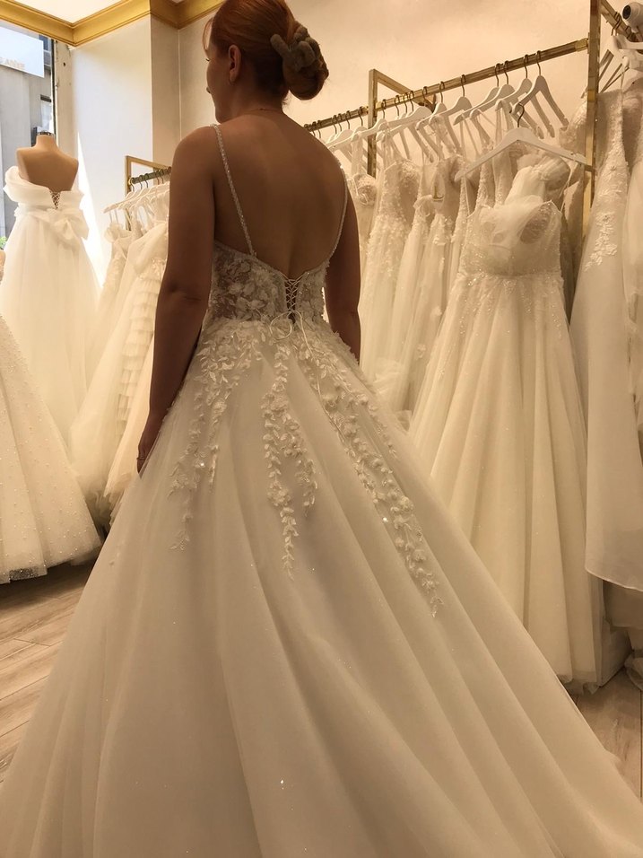 Straplez Işlemeli A-Line Gelinlik - Görsel 3