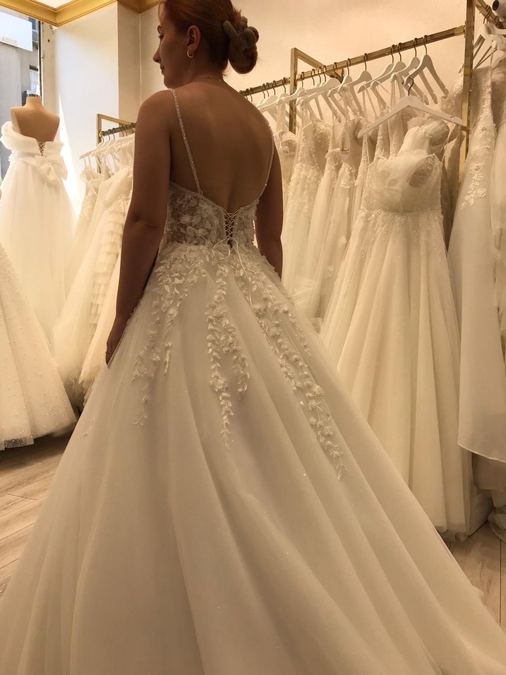 Straplez Işlemeli A-Line Gelinlik - Görsel 4