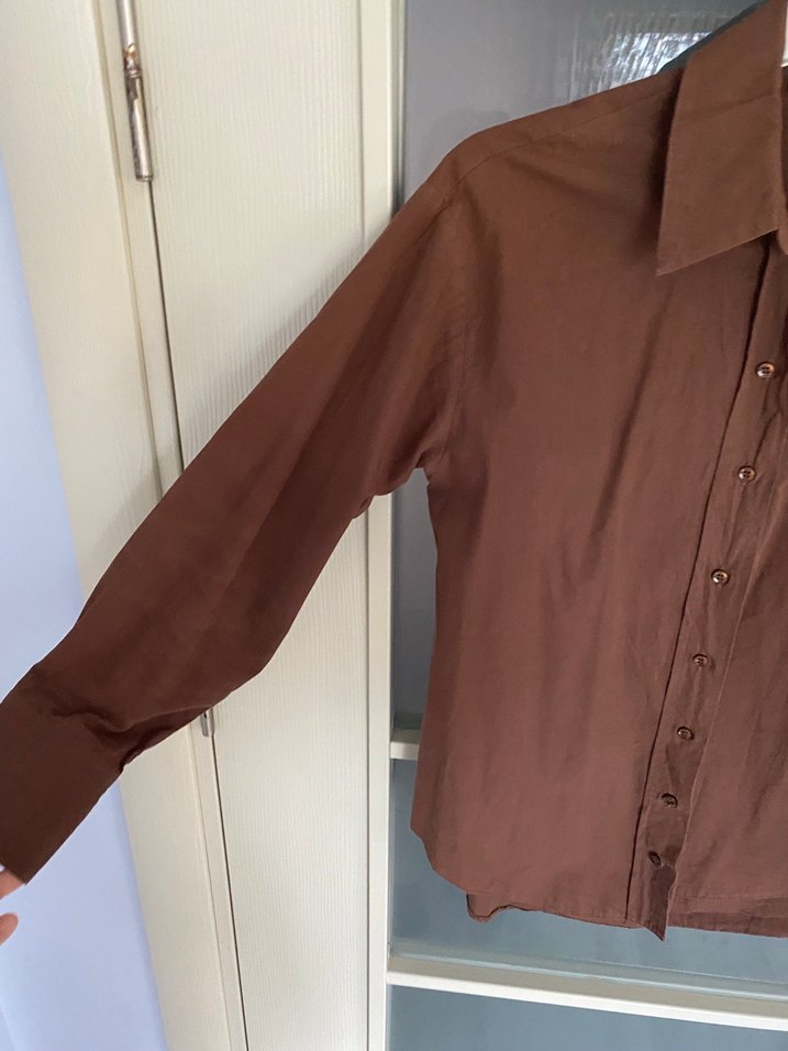 Düğmeli Kahverengi Kadın Gömlek - Görsel 2