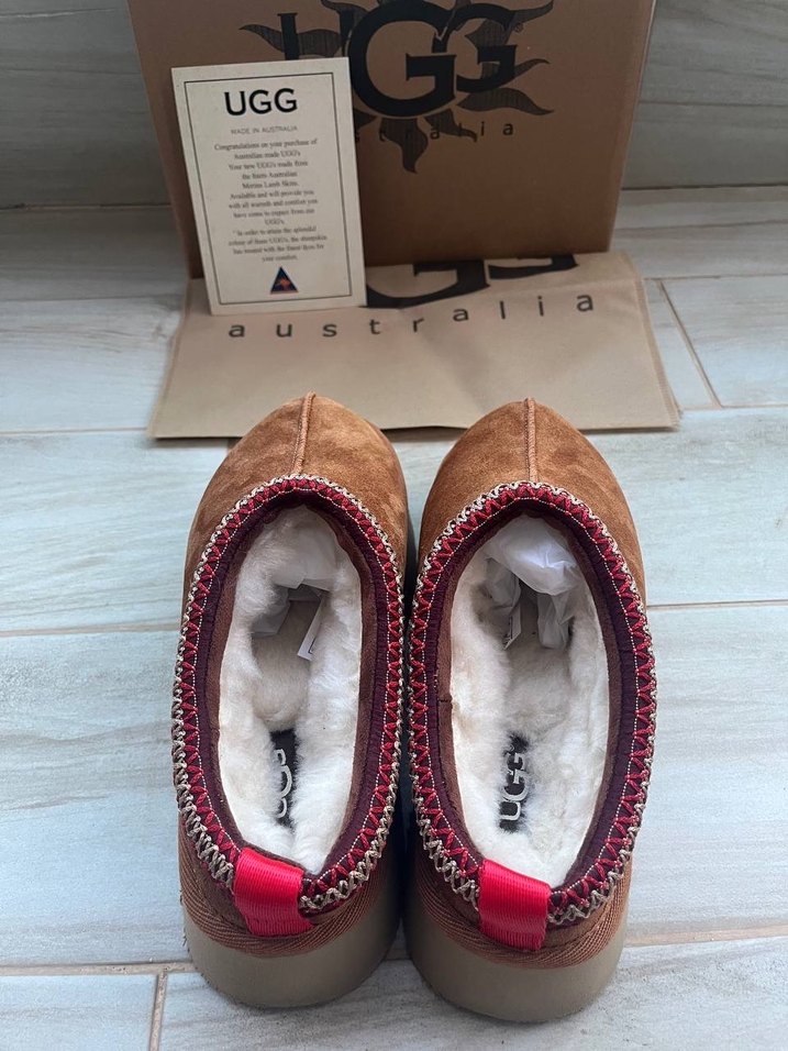 UGG Tazz Kadın Renkli Nakışlı Süet Terlik - Görsel 3