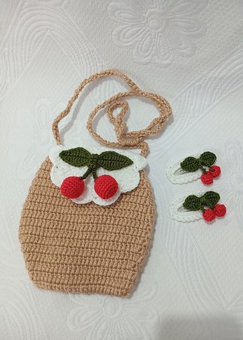 Nakışlı Kiraz Desenli Örgü Çanta ve Toka Seti - Görsel 2