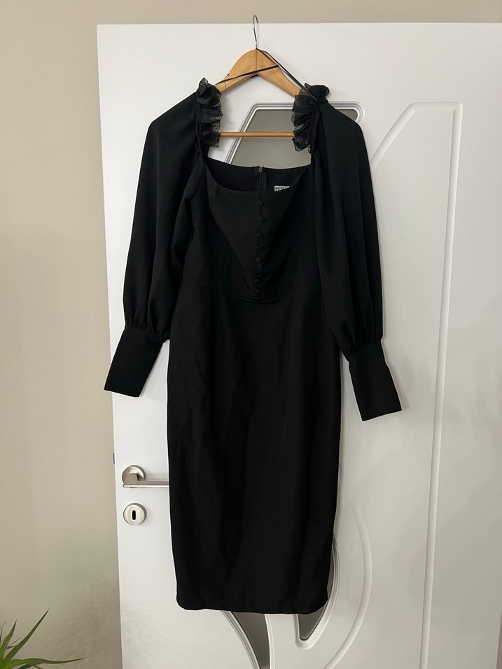 Düğmeli Siyah Gotik Midi Elbise - Görsel 3