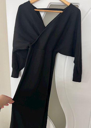 V Yaka Siyah Kadın Triko Midi Elbise - Görsel 2