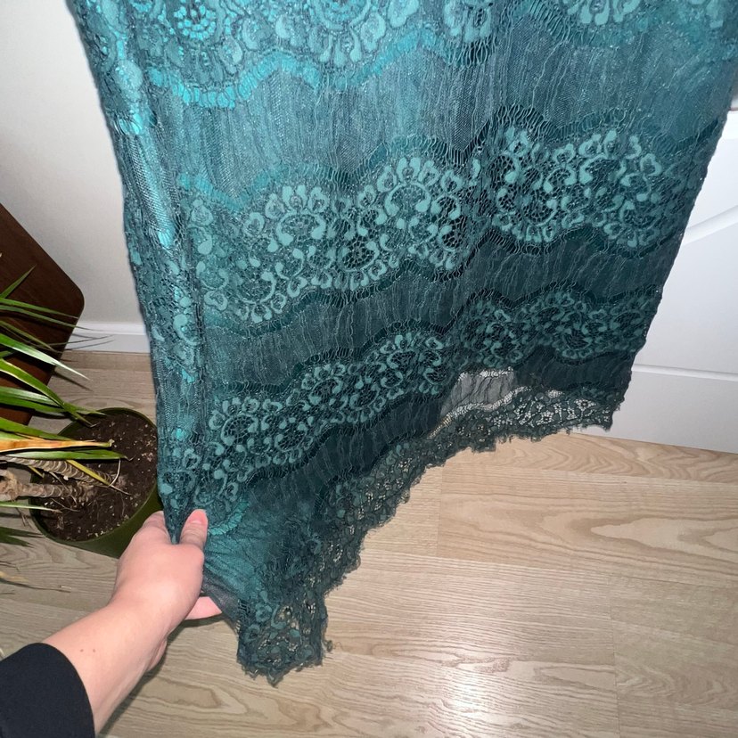 Zincir Detaylı V Yaka Turkuaz Uzun Abiye Elbise - Görsel 5