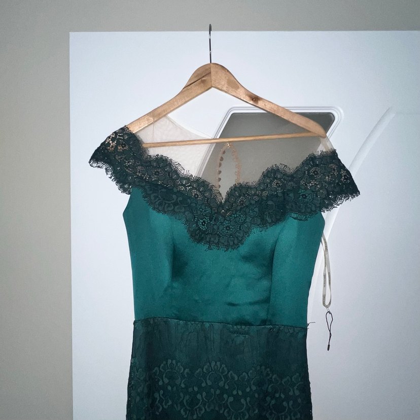 Zincir Detaylı V Yaka Turkuaz Uzun Abiye Elbise - Görsel 3