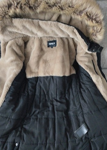 Siyah Kürklü Kadın Kışlık Mont - Görsel 2