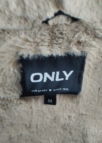 Siyah Kürklü Kadın Kışlık Mont - Görsel 3