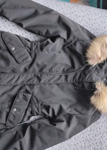 Siyah Kürklü Kadın Kışlık Mont - Görsel 4