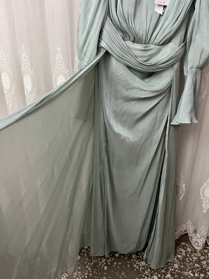 Uzun Kollu Drapeli Yeşil Abiye Elbise - Görsel 3