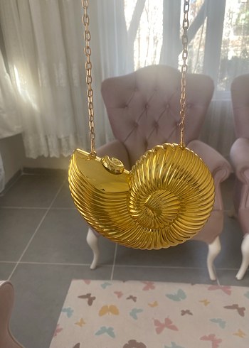 Uzun Zincir Detaylı Parlak gold çanta - Görsel 2