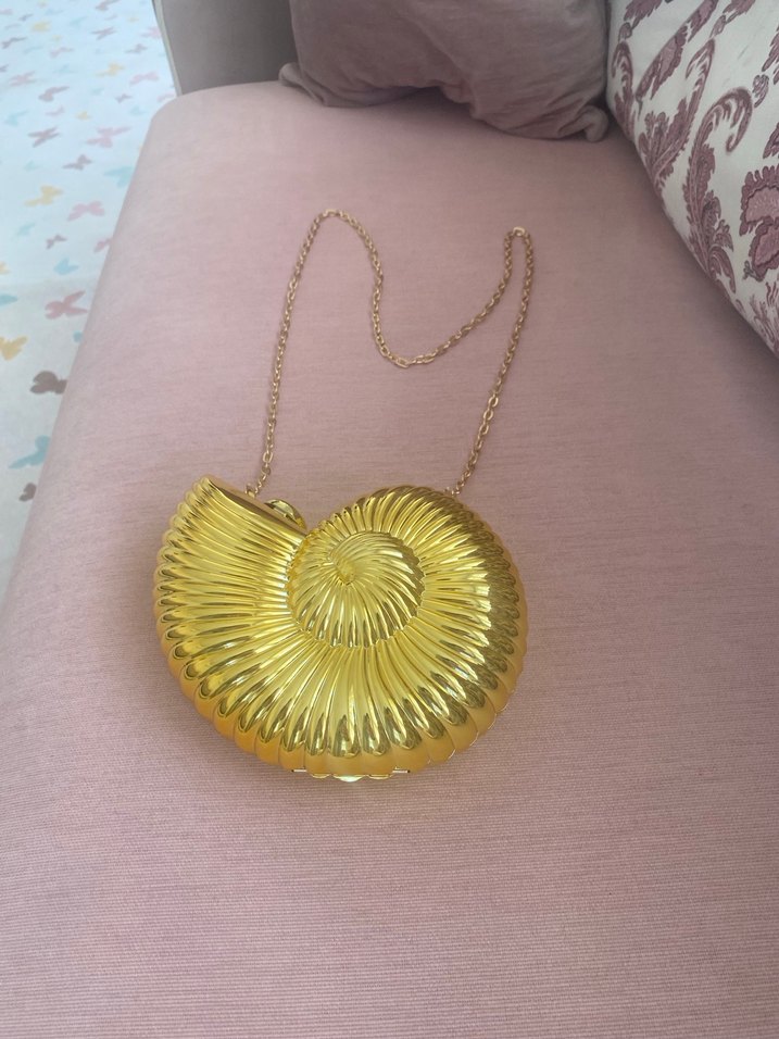 Uzun Zincir Detaylı Parlak gold çanta - Görsel 3