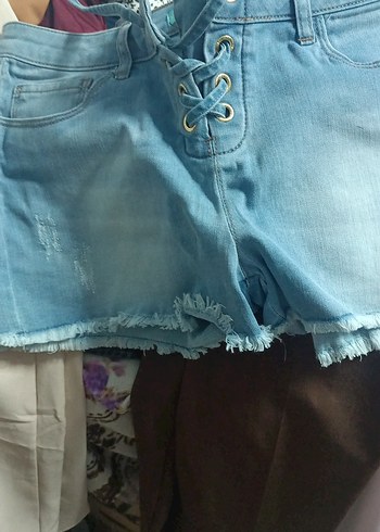 Düğmeli Açık Mavi Mini Denim Şort - Görsel 3