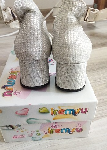 Gri Yüksek Topuklu Kemerli çocuk topuklu Ayakkabı - Görsel 3