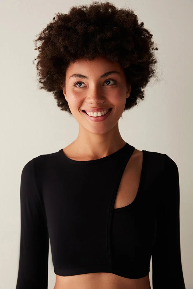 Siyah Asimetrik Uzun Kollu Crop Top - Görsel 3