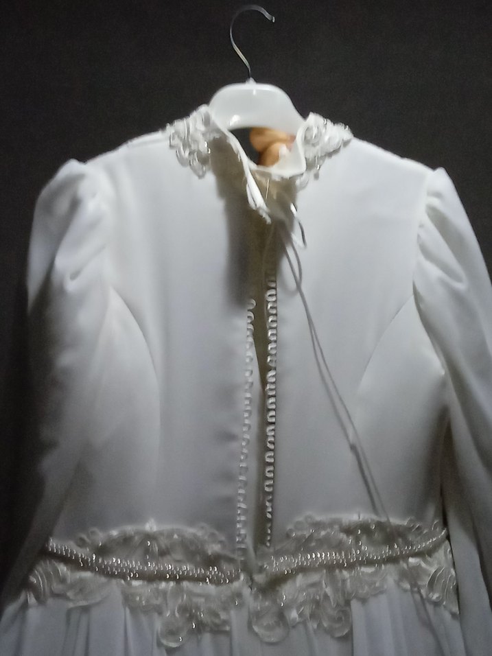 Yüksek Yakalı Beyaz İşlemeli Uzun Kollu Nişan Elbisesi - Görsel 2