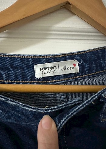 Kadın Mavi Çizgili Kemerli Mini Kot Şort - Görsel 5