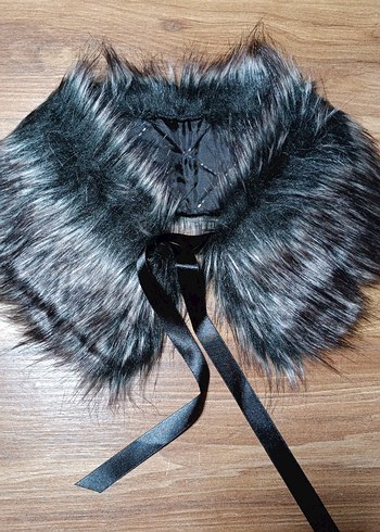 Accessorize  Gri Suni Kurk Detayli Gotik Yaka