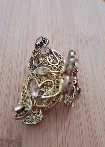 Parlak Altın Renkli Sıralı Taşlı Saç Tokası - Görsel 3