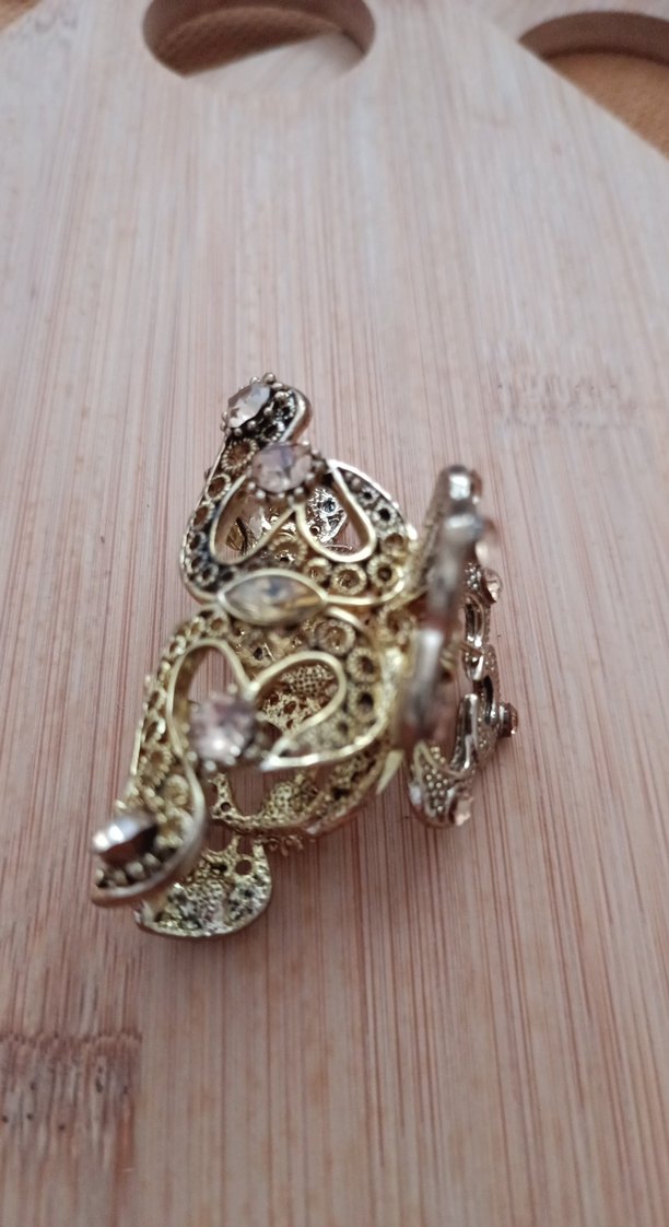 Parlak Altın Renkli Sıralı Taşlı Saç Tokası - Görsel 3