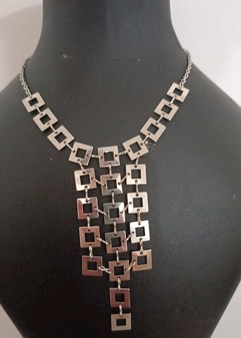 Uzun Zincirli Avant-Garde Kareli Kadın Kolye - Görsel 2