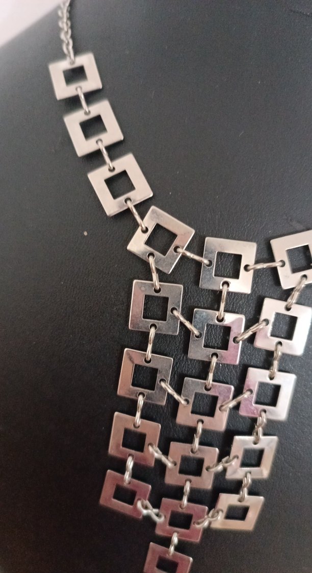 Uzun Zincirli Avant-Garde Kareli Kadın Kolye - Görsel 3