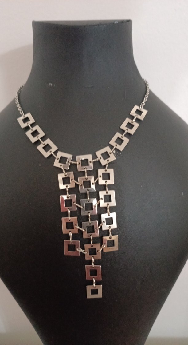 Uzun Zincirli Avant-Garde Kareli Kadın Kolye - Görsel 2
