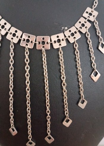 Zincir Detaylı Siyah Kareli Gotik Kolye - Görsel 2