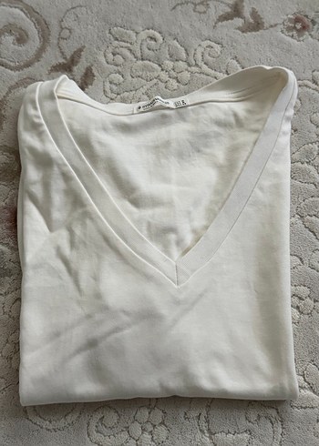 Beyaz V Yaka Kadın Pamuklu Tişört - Görsel 4