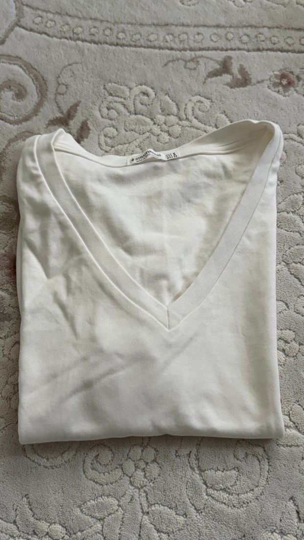 Beyaz V Yaka Kadın Pamuklu Tişört - Görsel 4