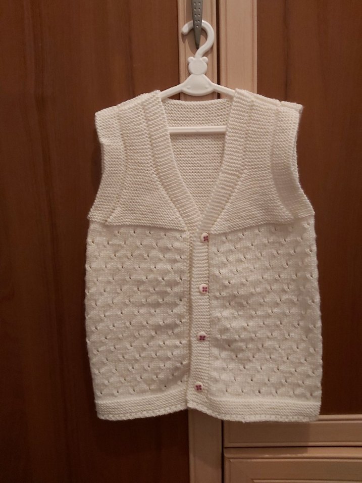 Kız Çocuk Beyaz Örgü Kolsuz Yelek - Görsel 3