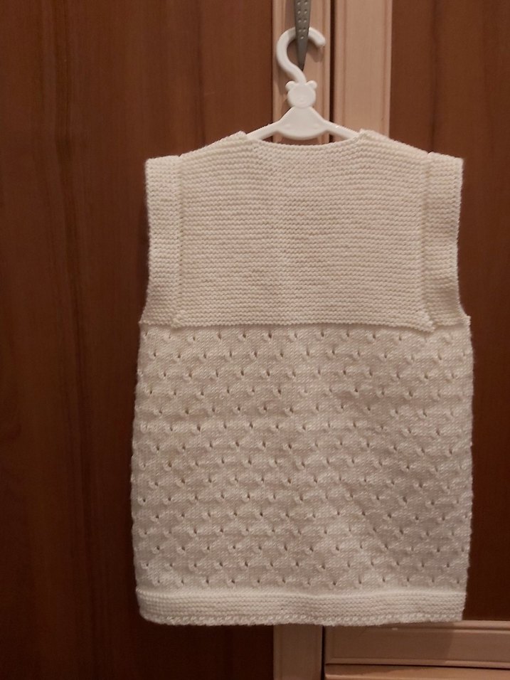 Kız Çocuk Beyaz Örgü Kolsuz Yelek - Görsel 4