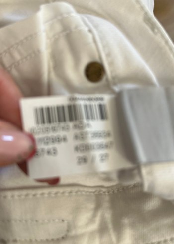 Düğmeli Beyaz Kadın Kot Pantolon - Görsel 9