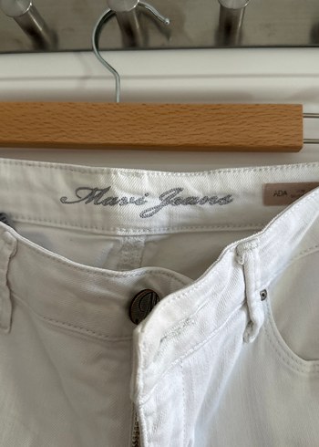 Düğmeli Beyaz Kadın Kot Pantolon - Görsel 4