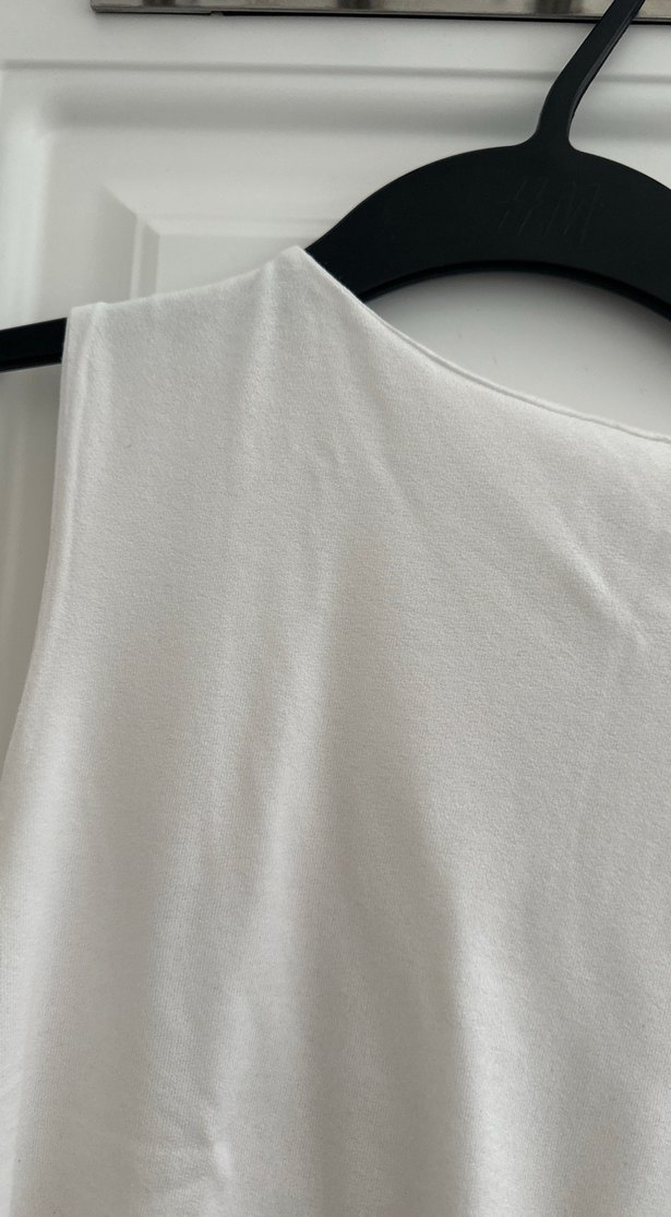 Beyaz Kolsuz Basic Kadın Atlet - Görsel 3