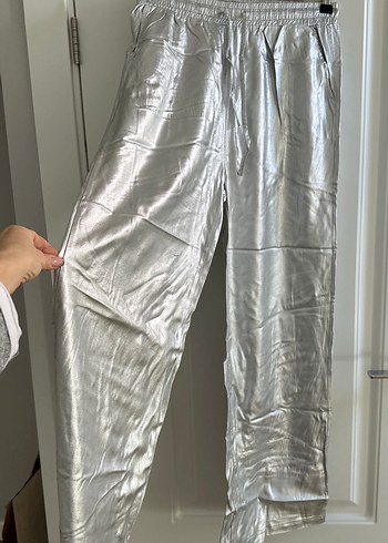 Kadın Gri Metalik Bol Kesim Uzun Pantolon - Görsel 2