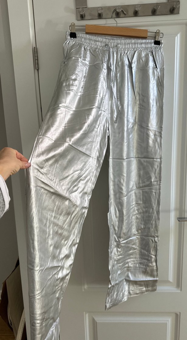 Kadın Gri Metalik Bol Kesim Uzun Pantolon - Görsel 2