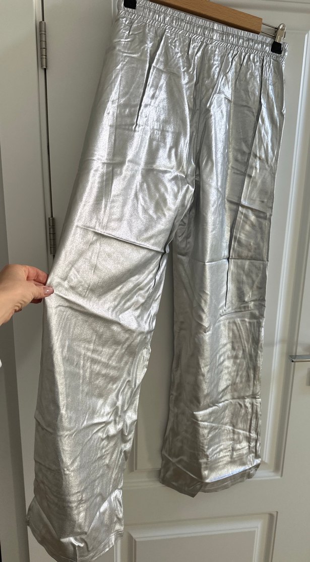 Kadın Gri Metalik Bol Kesim Uzun Pantolon - Görsel 5