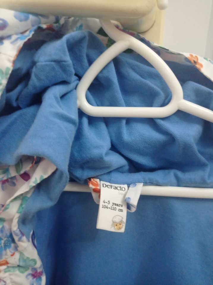 Kız Çocuk Renkli Çiçek Desenli Kapüşonlu Yağmurluk - Görsel 2