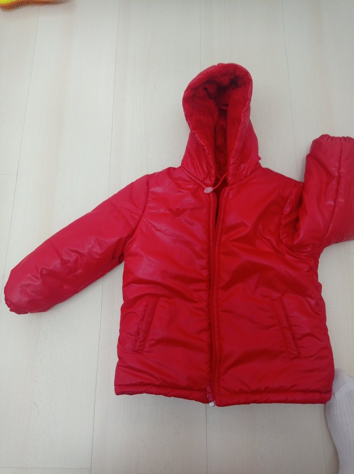 Kız Çocuk Kapüşonlu Kırmızı Mont - Görsel 3