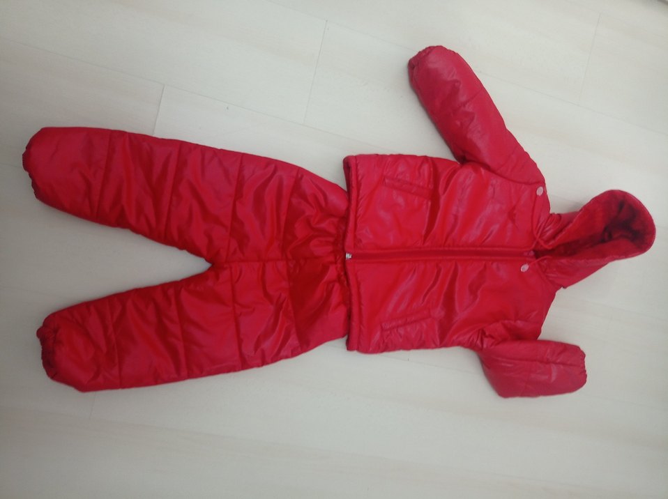 Kız Çocuk Kapüşonlu Kırmızı Mont - Görsel 4