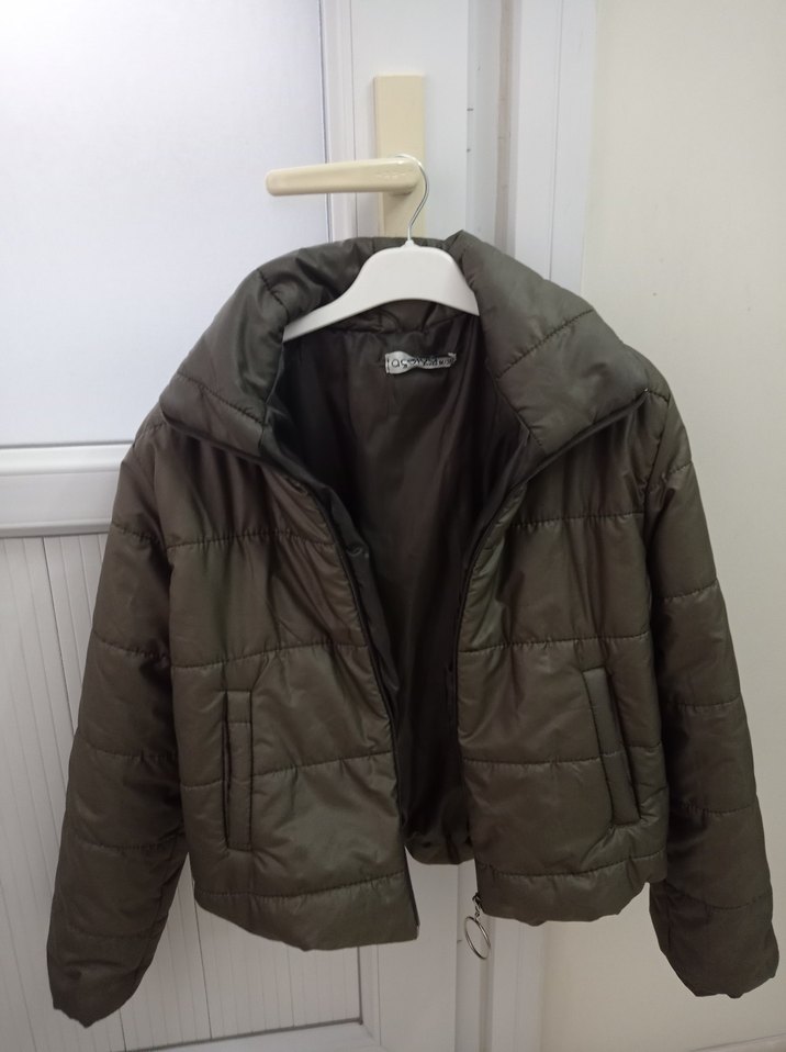 Kadın Gri Dik Yaka Fermuarlı Kışlık Mont - Görsel 2