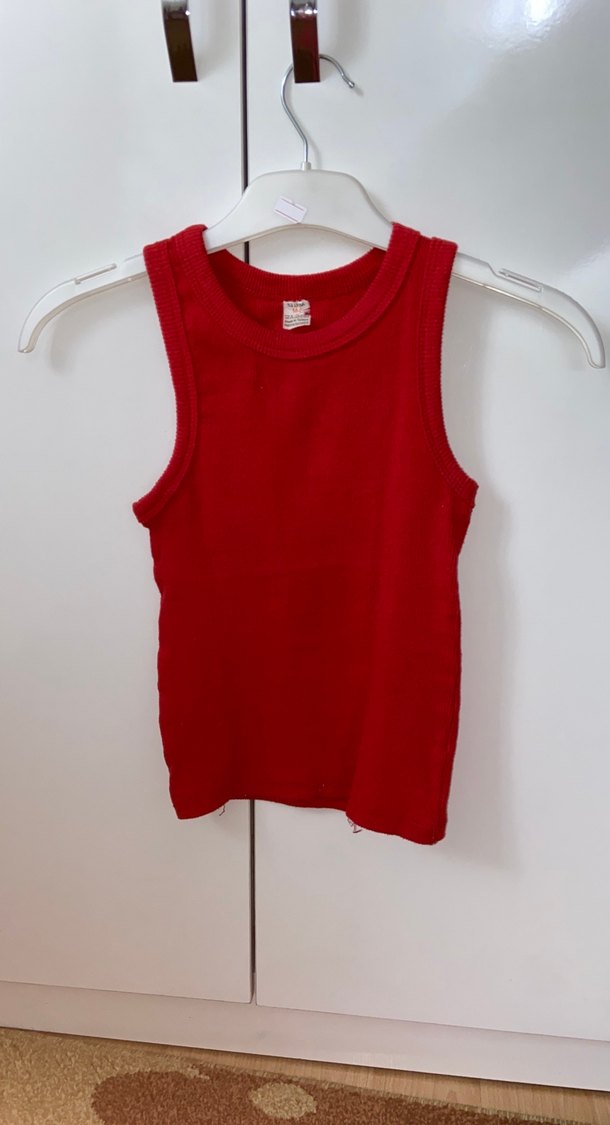 Kırmızı kadın crop - Görsel 2