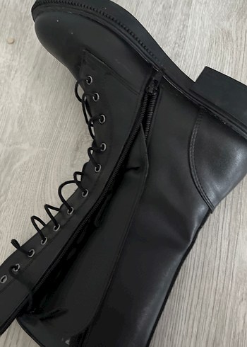 Siyah Deri Gotik Kadın Botları - Görsel 2
