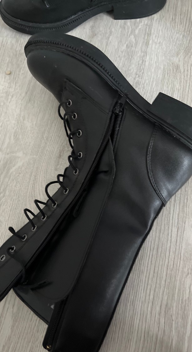 Siyah Deri Gotik Kadın Botları - Görsel 2