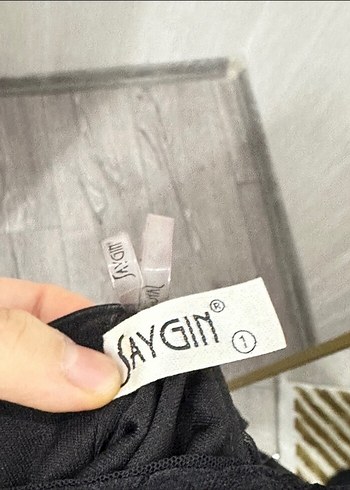 Dantel Detaylı Siyah Kısa Gotik Abiye - Görsel 3