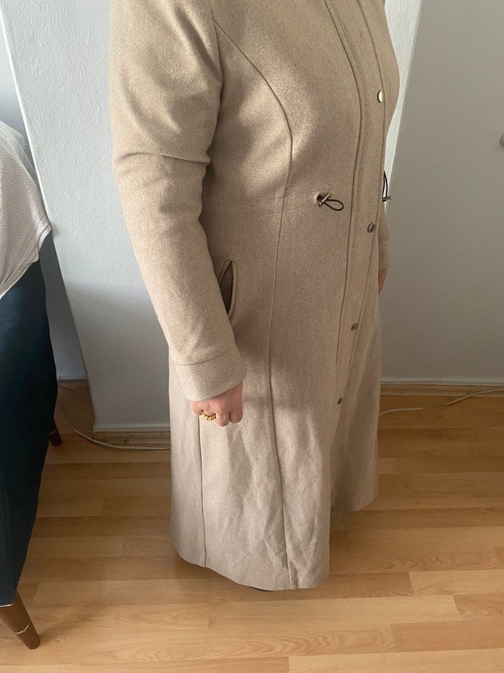 Düğmeli Bej Midi Kaban - Görsel 3