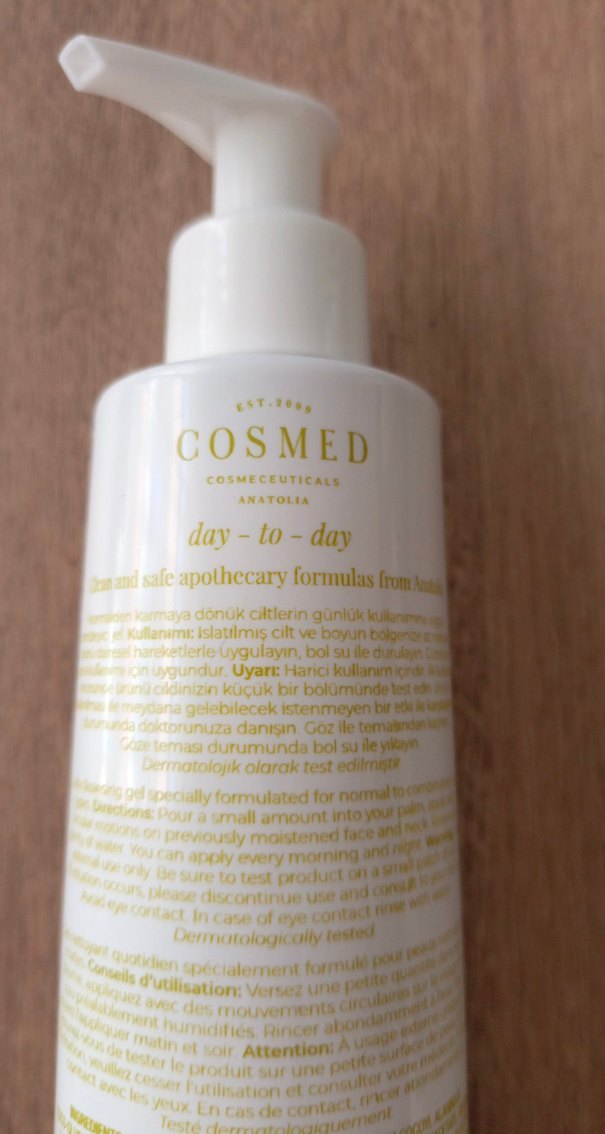 COSMED Günlük Nemlendirici Yüz Temizleme Jeli 200ml - Görsel 4