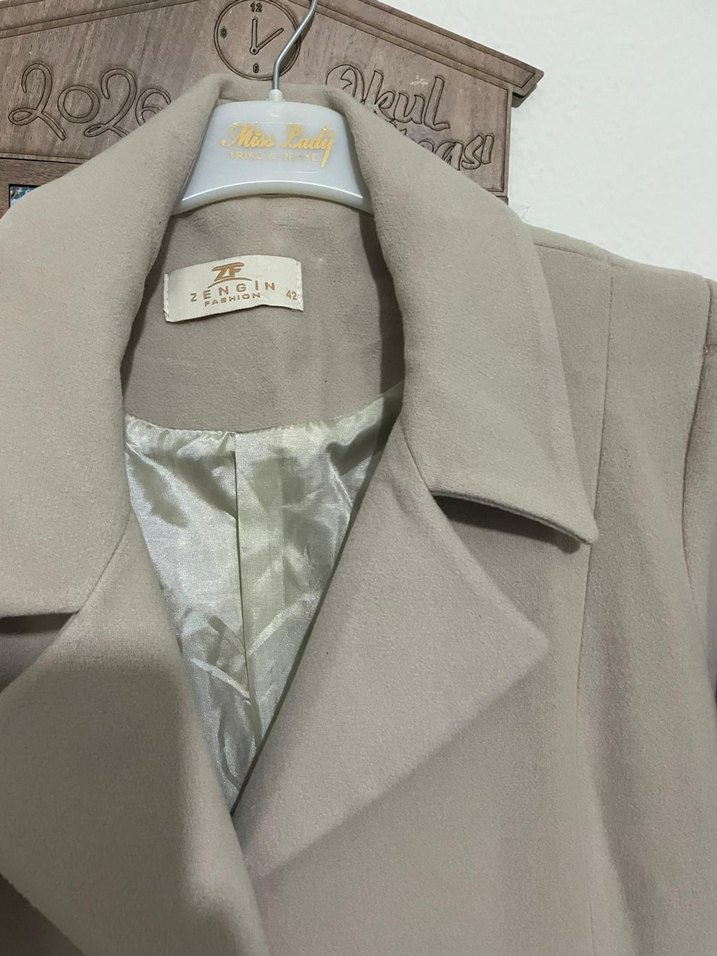 Bej Uzun Kadın kaşe kaban - Görsel 4