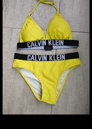 Calvin Klein s