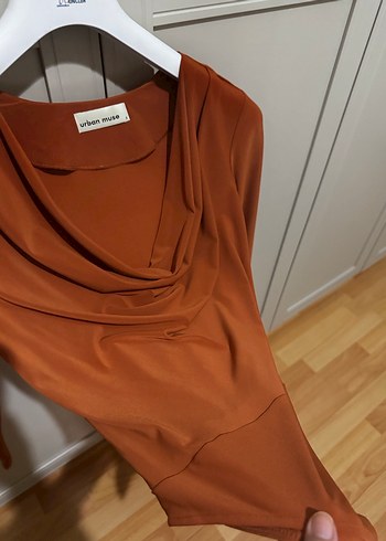 Açık kahve Drapeli Yüksek Yakalı Kadın Bluz - Görsel 2